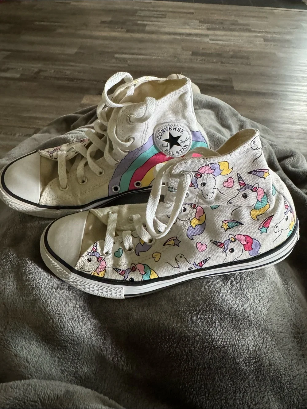 Converse All Star, Chuck Taylor, High Top Sneakers with Pastel Unicorns size 3
